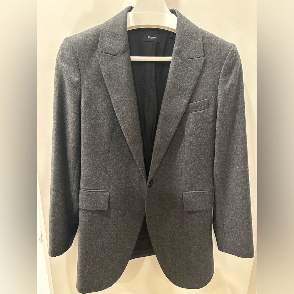 Theory Etiennette Blazer in Good Wool